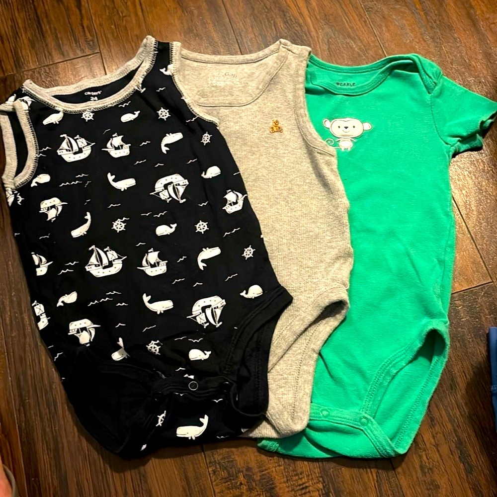 Baby bodysuits onesies 24 months bundle 3